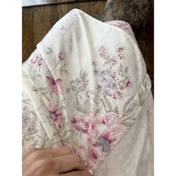 Vintage Val Mode Size Small 100% Nylon Floral Long Robe - Picture 7 of 11